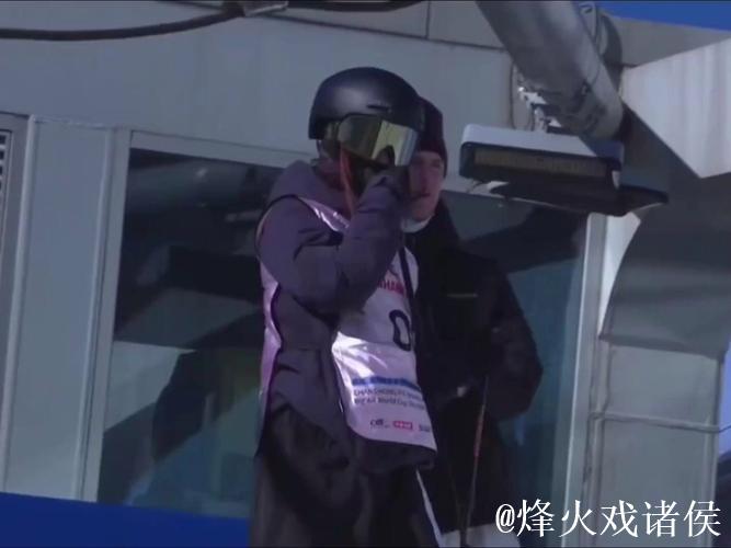 滑雪大跳台世界杯北京站：刘梦婷与韩林杉携手闯入决赛