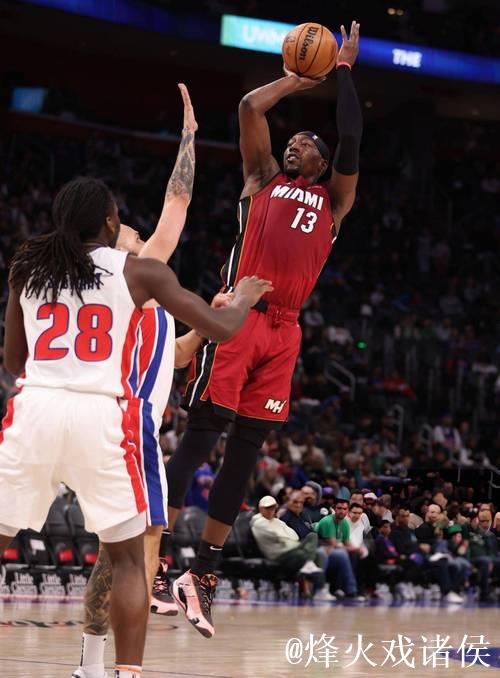 阿德巴约29+9布克三双未果 热火击败太阳止3连败